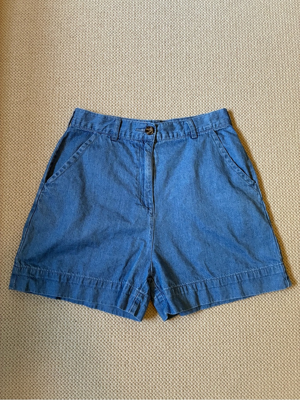 High-Waist Blue Denim Women’s Shorts with Side Pockets XS